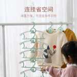 옷걸이유아용 옷걸이건조대행잉 랙텔레스코픽 다기능 옷걸이유아 옷걸이유아용 텔레스코픽 옷걸이의 그림